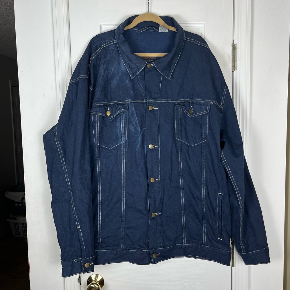 Member’s Property Men’s Classic Indigo Denim Trucker Jacket